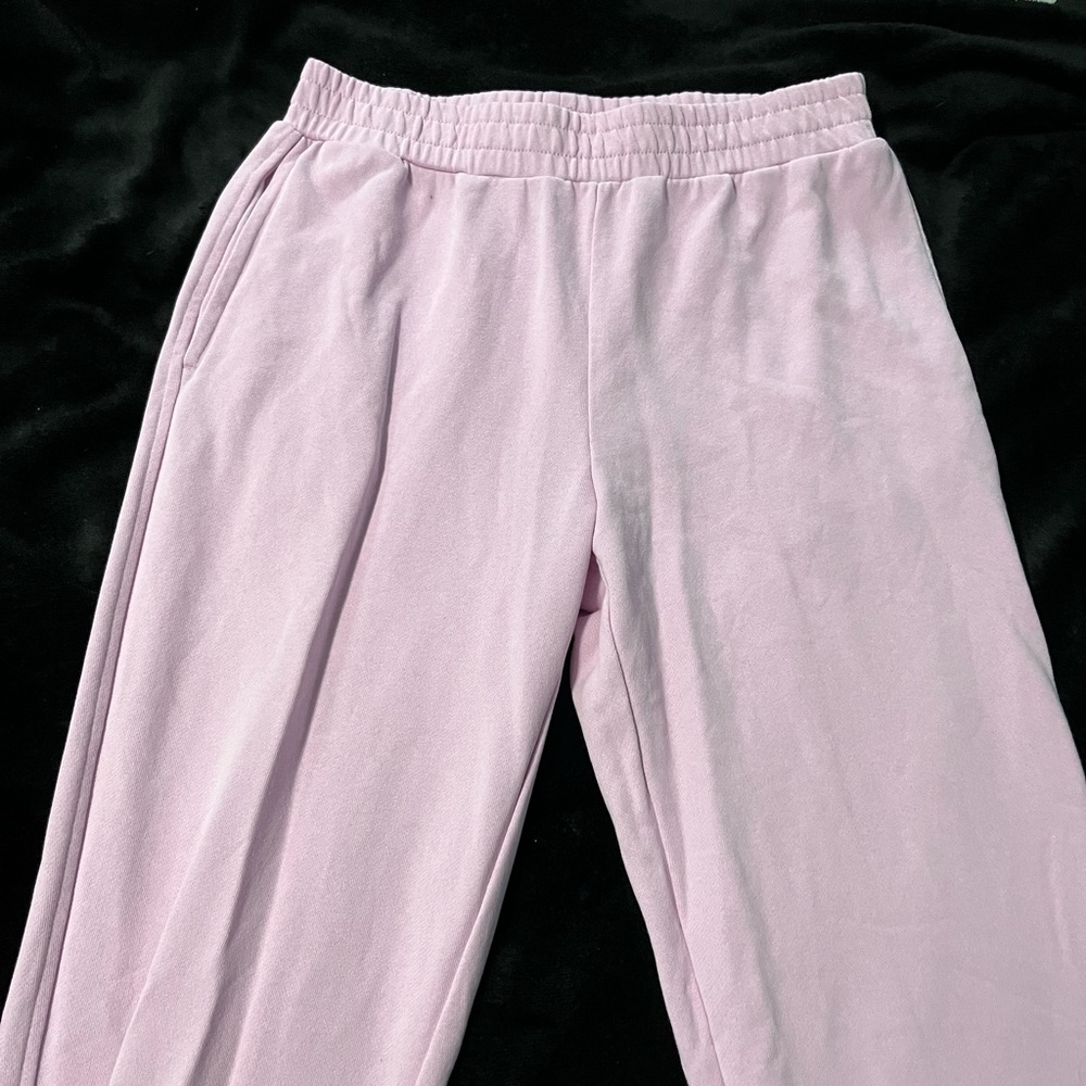pink sweatpants